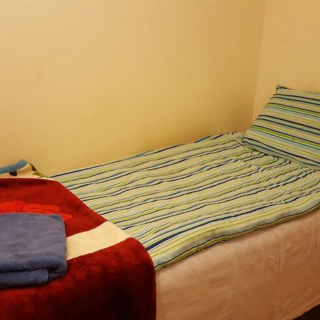 Cherry House & Self Catering Hotel Лийдс Екстериор снимка